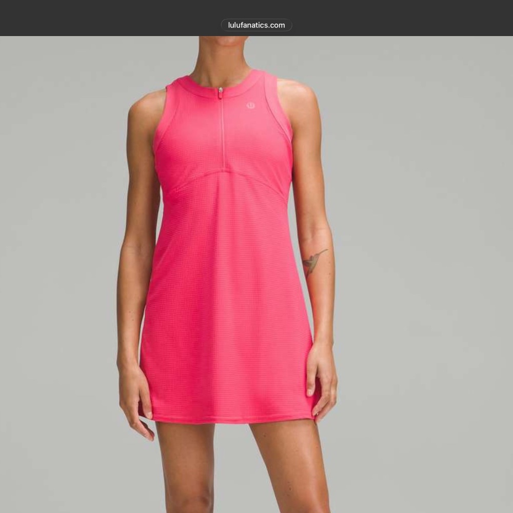 Lululemon grid texture dress in lipgloss size 10/12